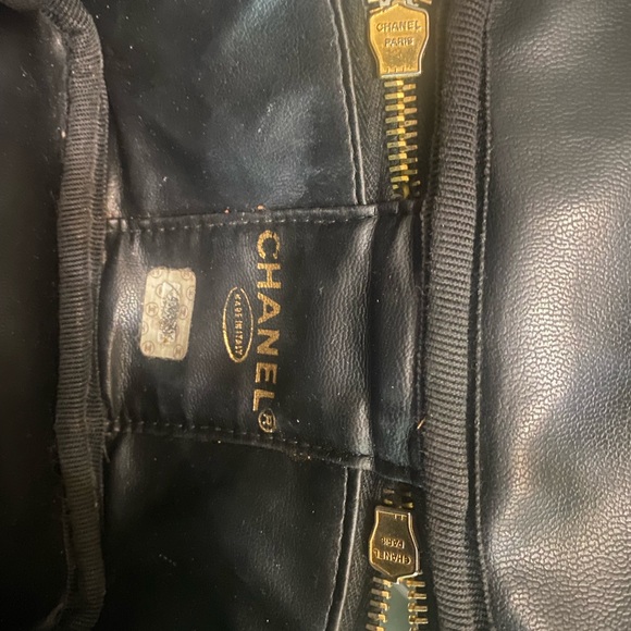 💯 authentic Chanel Timeless vanity case. - Picture 8 of 9